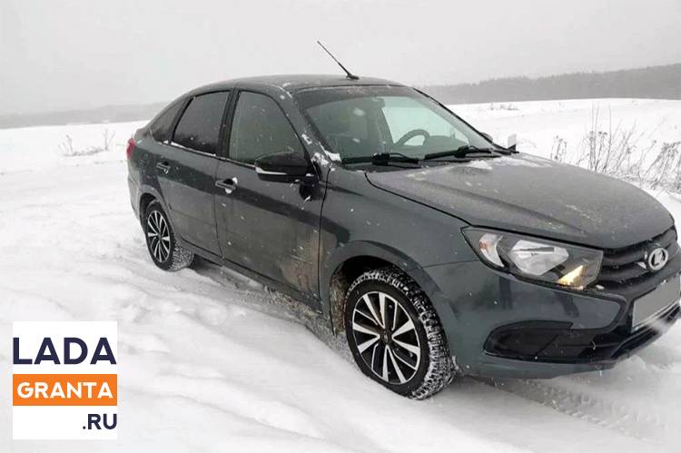Немногим более 8 300 автомобилей Лада Гранта было продано АВТОВАЗом в январе 2025 года